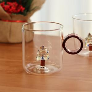 Hand Craft Creative Heat Resistant 3D Glass Cup with Figurines Inside with Round Circle Handle 